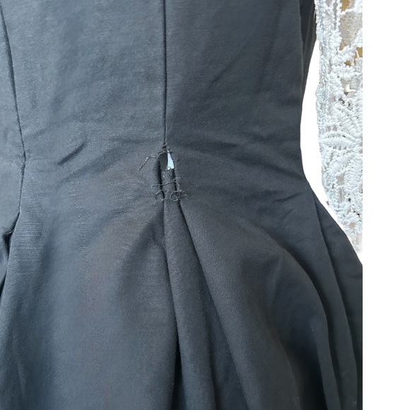 5/25$ ✨ GAP Skater Dress - Picture 7 of 9